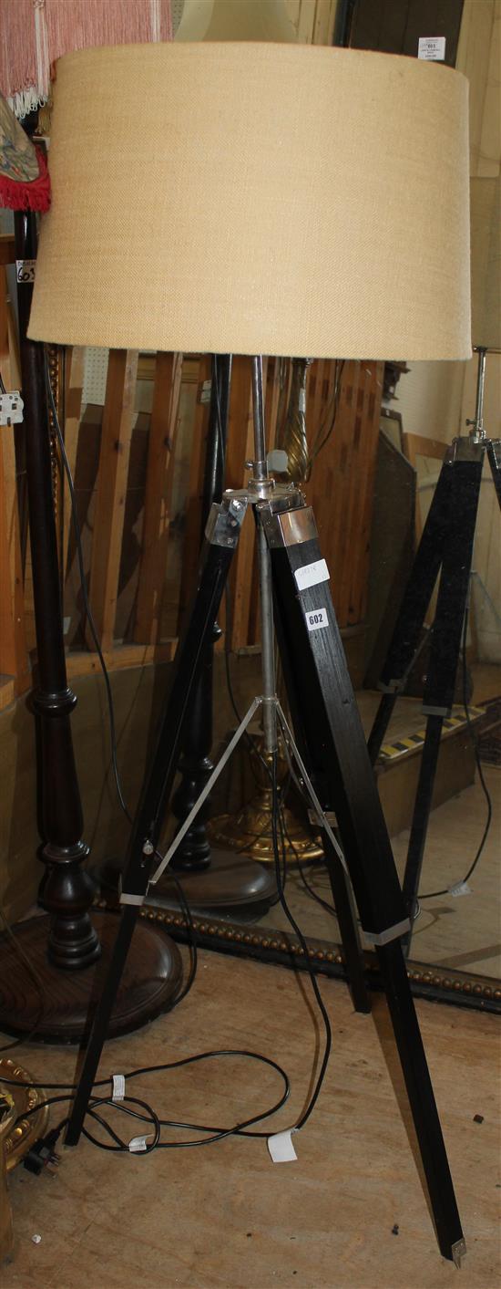 Tripod standard lamp